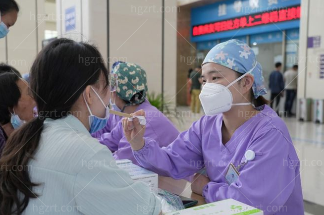 南昌大学第二附属医院开展了口腔义诊和科普口腔健康宣传等活动，让百姓享口福！