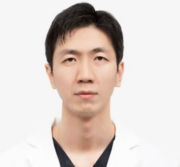 韩国做鼻子出名的医生