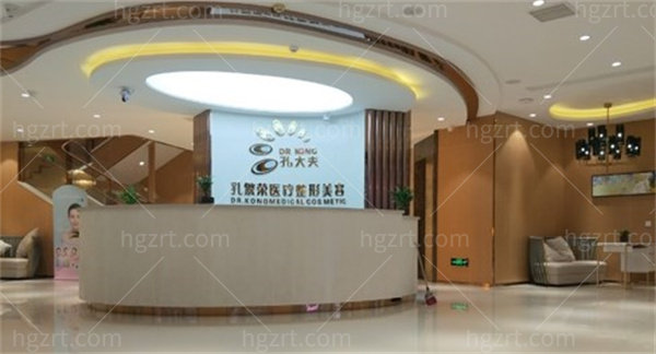 洛阳孔繁荣割双眼皮怎么样