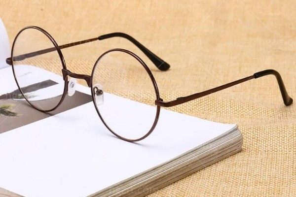 新配的近视眼镜一般需要多久才能适应？总是感觉不舒服