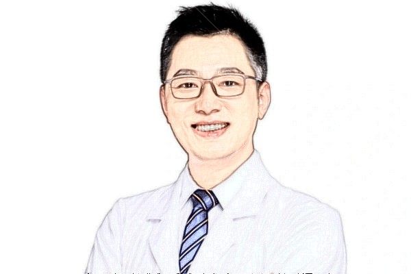 2025年福州去眼袋找谁好?李丽强医生技术优势大实话版看完不踩坑