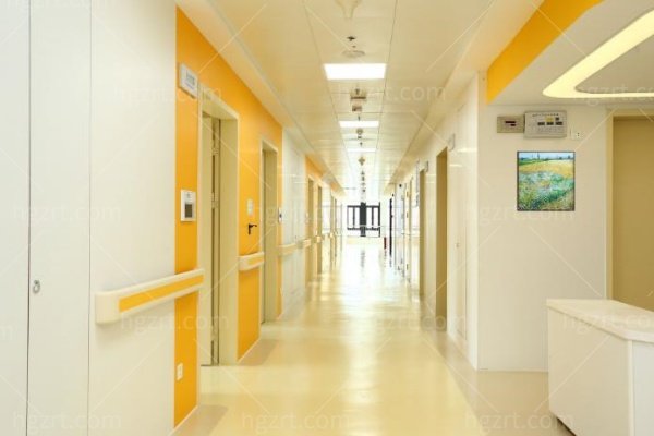 南宁华厦眼科医院邓妮妮医生简介，屈光手术/复杂眼病拿手附医院价格表