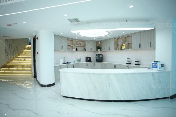 湖南识目家睛点眼科怎么样？全飞秒15800元起，附2025价格表！