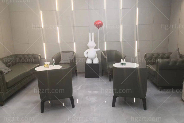 深圳南华西晶医疗美容门诊部休息区