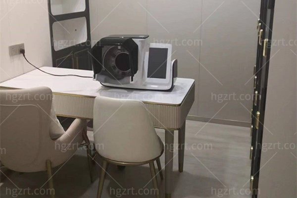 深圳南华西晶医疗美容门诊部面诊室
