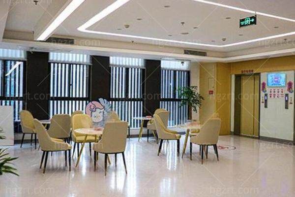 重庆松山朱乐林做下颌角