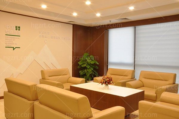 北京茗视光眼科医院全飞秒价格一览，周跃华、李莹主刀手术费用详解