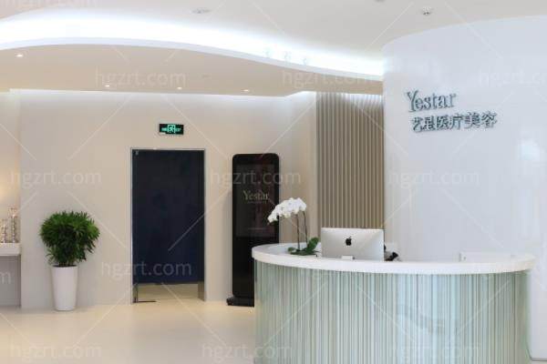 成都李竞医生怎么样?眼鼻整形界的“宝藏医生”,在成都艺星坐诊