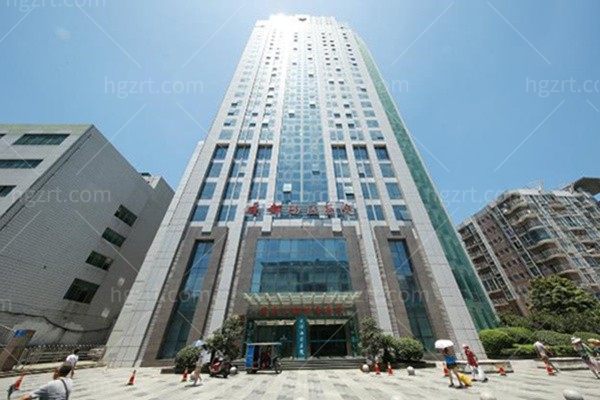 宋华敬医生在哪坐诊？成都西区出诊,做腹壁成形/巨乳缩小都是拿手的,口碑好