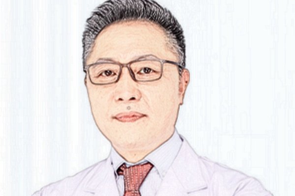 广州美莱蒙喜永院长怎么样？华南​正高职称,内窥镜双平面假体隆胸价格表+星钻复合隆胸修复技术揭秘