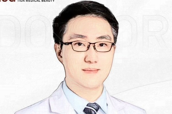 上海天大医疗美容何鹏医生怎么样？擅长注射抗衰、塑颜提升、眼周年轻化项目整理